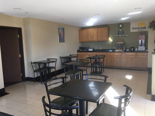 Imagen del bar/restaurante del Hotel Days Inn By Wyndham Tucson Airport. Foto 2