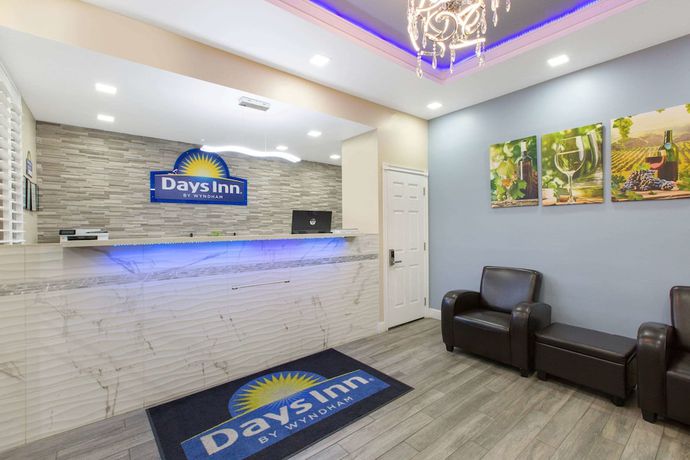Imagen de los interiores del Hotel Days Inn By Wyndham Ukiah. Foto 15