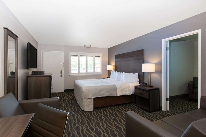 Imagen de la habitación del Hotel Days Inn By Wyndham Ukiah. Foto 11