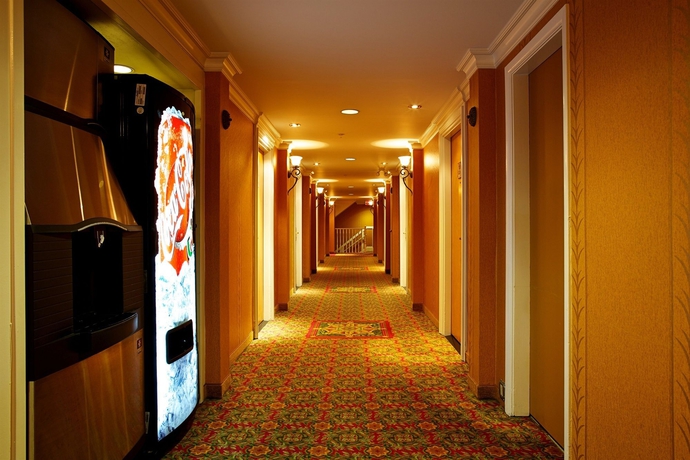 Imagen de los interiores del Hotel Days Inn By Wyndham Vancouver Downtown. Foto 8