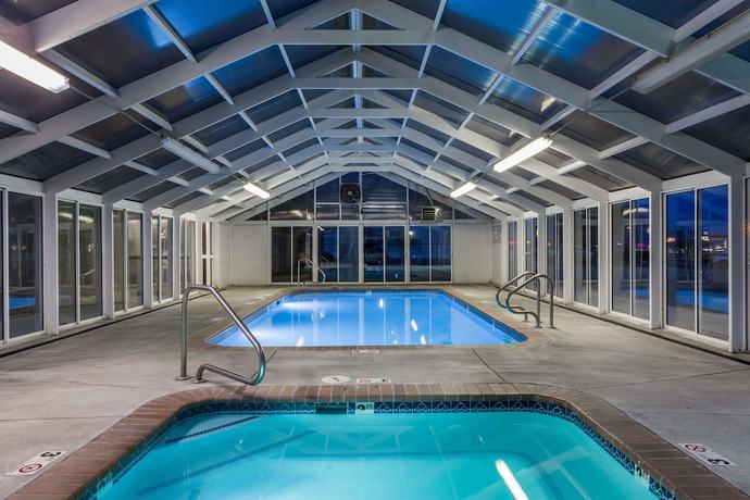 Imagen de la piscina del Hotel Days Inn By Wyndham Vernal. Foto 19
