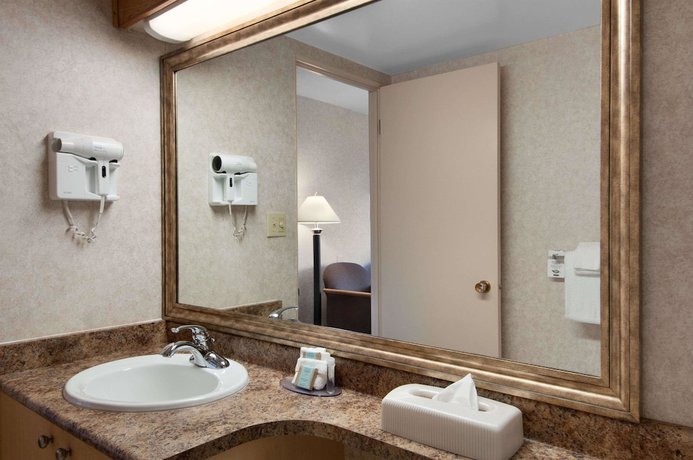 Imagen de la habitación del Hotel Days Inn By Wyndham Victoria Uptown. Foto 9