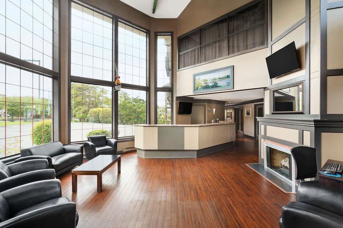 Imagen de los interiores del Hotel Days Inn By Wyndham Victoria Uptown. Foto 18