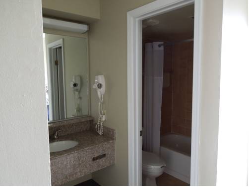 Imagen de la habitación del Hotel Days Inn By Wyndham Virginia Beach At The Beach. Foto 14