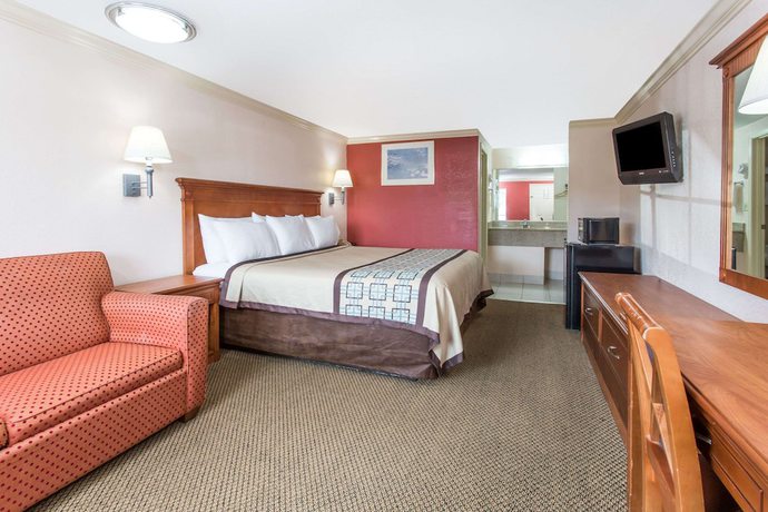 Imagen de la habitación del Hotel Days Inn By Wyndham Virginia Beach Town Center. Foto 8