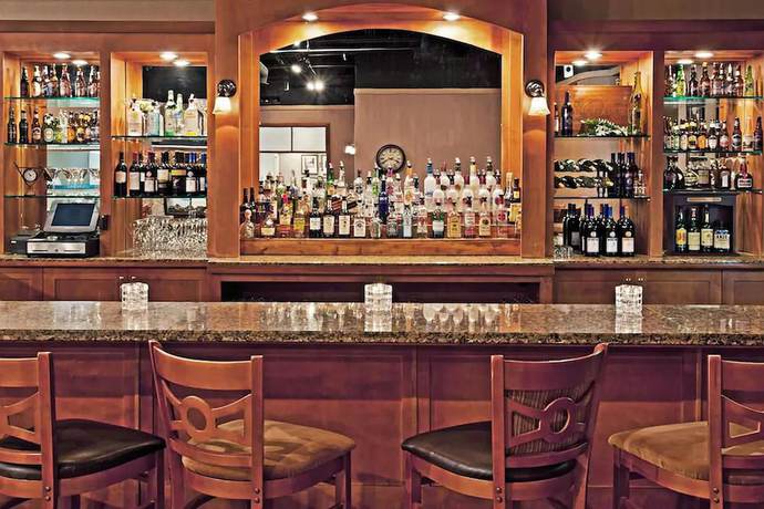 Imagen del bar/restaurante del Hotel Days Inn By Wyndham Warren. Foto 4