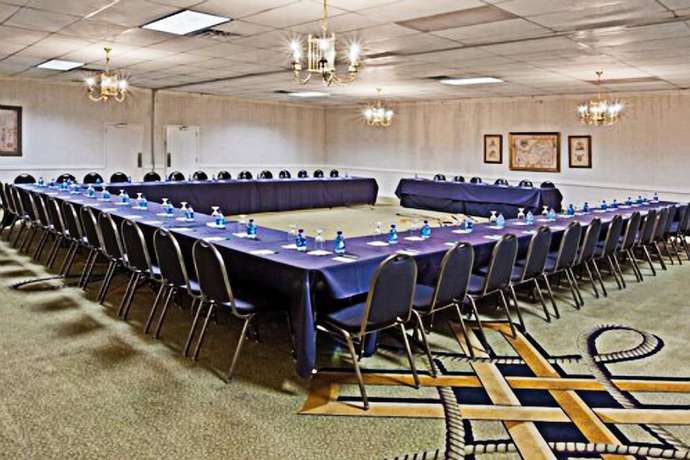 Imagen de los interiores del Hotel Days Inn By Wyndham Warren. Foto 17