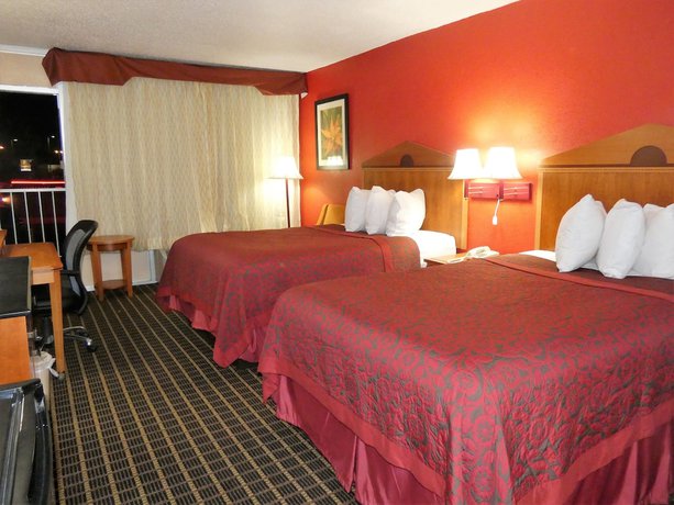 Imagen de la habitación del Hotel Days Inn By Wyndham Waycross. Foto 3