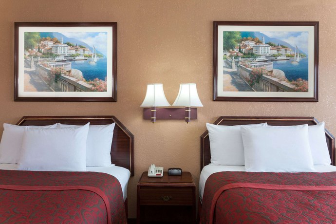 Imagen de la habitación del Hotel Days Inn By Wyndham Waycross. Foto 8