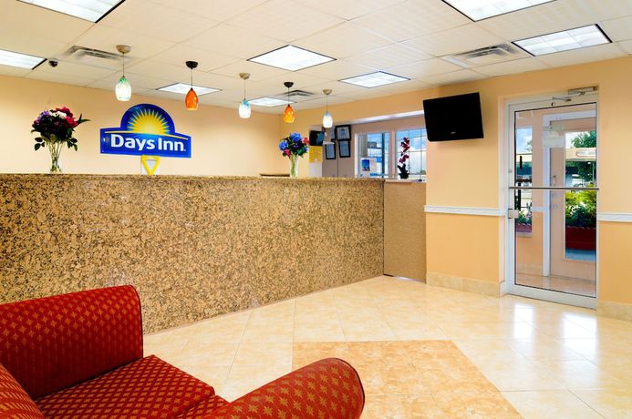 Imagen de los interiores del Hotel Days Inn By Wyndham Waycross. Foto 15