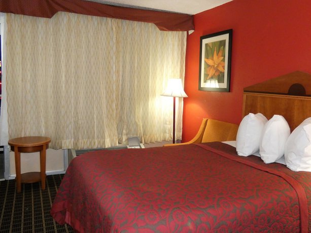 Imagen de la habitación del Hotel Days Inn By Wyndham Waycross. Foto 11