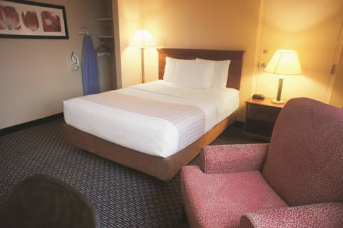 Imagen de la habitación del Hotel Days Inn By Wyndham Wayne. Foto 7