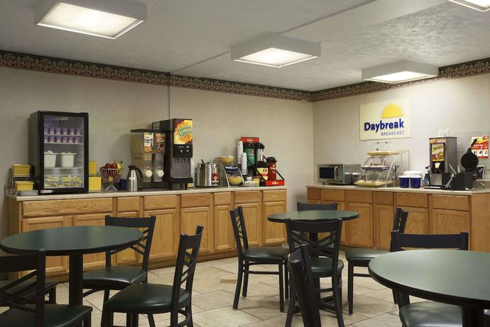 Imagen del bar/restaurante del Hotel Days Inn By Wyndham Waynesboro, Waynesboro. Foto 3