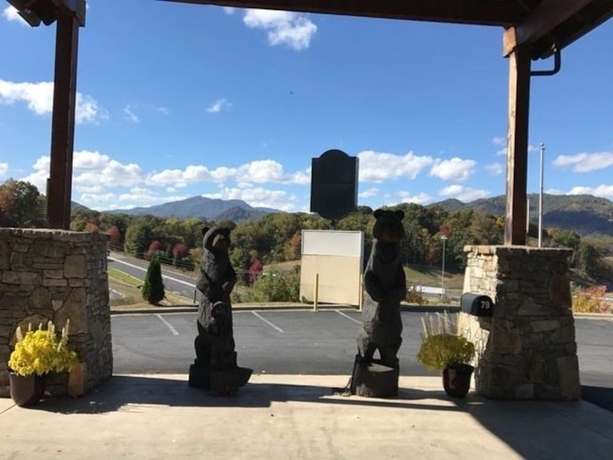 Imagen de los exteriores del Hotel Days Inn By Wyndham Waynesville Nc. Foto 13