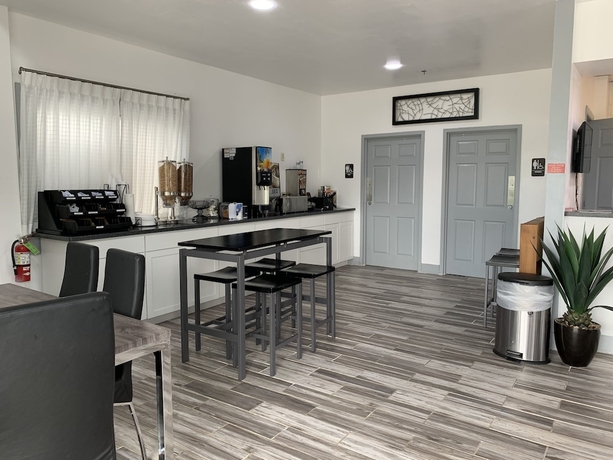 Imagen de los interiores del Hotel Days Inn By Wyndham Waynesville Nc. Foto 14