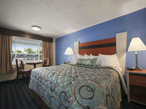 Imagen de la habitación del Hotel Days Inn By Wyndham West Yarmouth/hyannis Cape Cod. Foto 9
