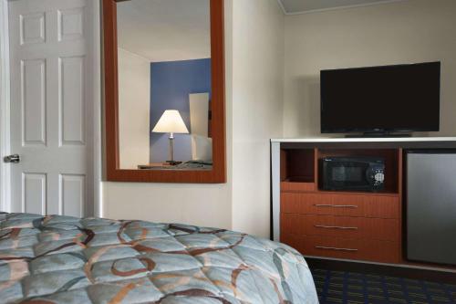 Imagen de la habitación del Hotel Days Inn By Wyndham West Yarmouth/hyannis Cape Cod. Foto 12