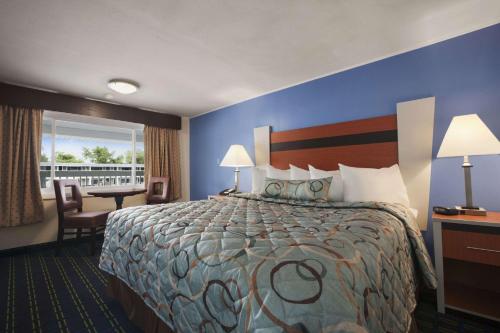 Imagen de la habitación del Hotel Days Inn By Wyndham West Yarmouth/hyannis Cape Cod. Foto 15