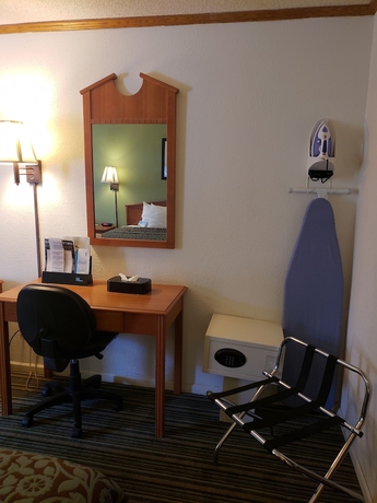 Imagen de la habitación del Hotel Days Inn By Wyndham Wichita West Near Airport, Wichita. Foto 10