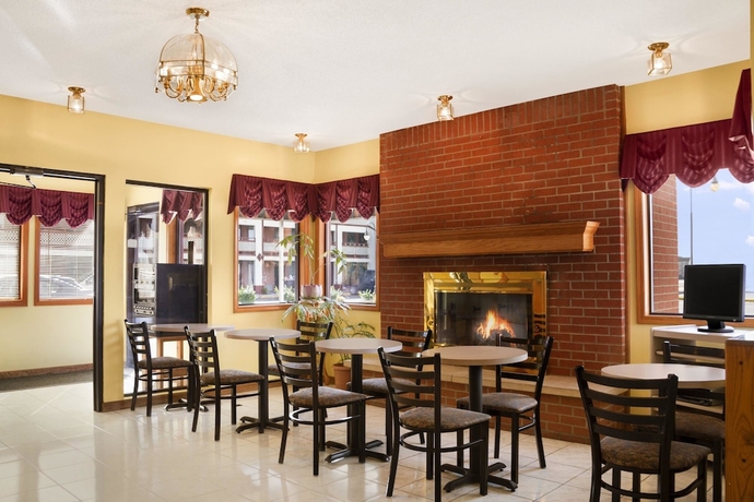 Imagen de los interiores del Hotel Days Inn By Wyndham Wichita West Near Airport, Wichita. Foto 14