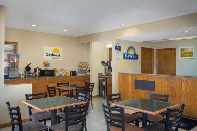 Imagen de los interiores del Hotel Days Inn By Wyndham Wichita West Near Airport, Wichita. Foto 18
