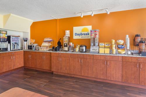 Imagen del bar/restaurante del Hotel Days Inn By Wyndham Wildwood I-75. Foto 1