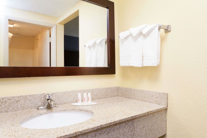 Imagen de la habitación del Hotel Days Inn By Wyndham Wilkes Barre. Foto 8
