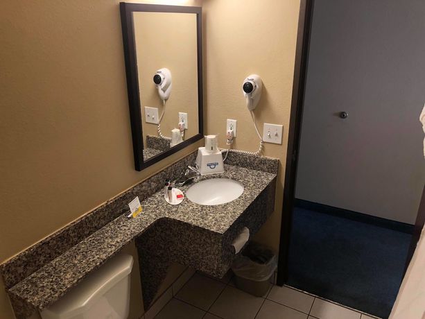 Imagen de la habitación del Hotel Days Inn By Wyndham Williams. Foto 8