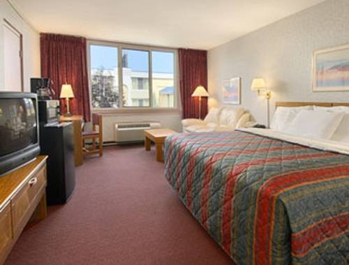 Imagen de la habitación del Hotel Days Inn By Wyndham Willoughby/cleveland. Foto 6