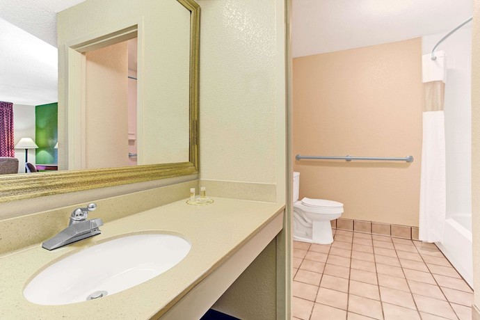 Imagen de la habitación del Hotel Days Inn By Wyndham Wilson. Foto 4