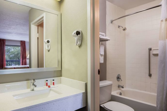Imagen de la habitación del Hotel Days Inn By Wyndham Wilson. Foto 6