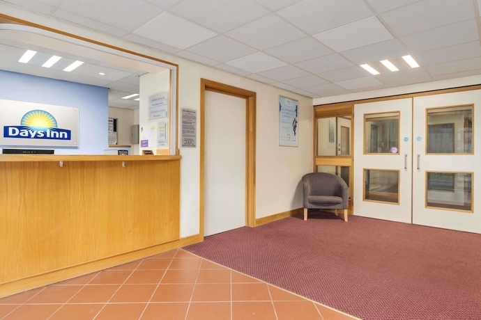 Imagen de los interiores del Hotel Days Inn By Wyndham Winchester M3. Foto 15