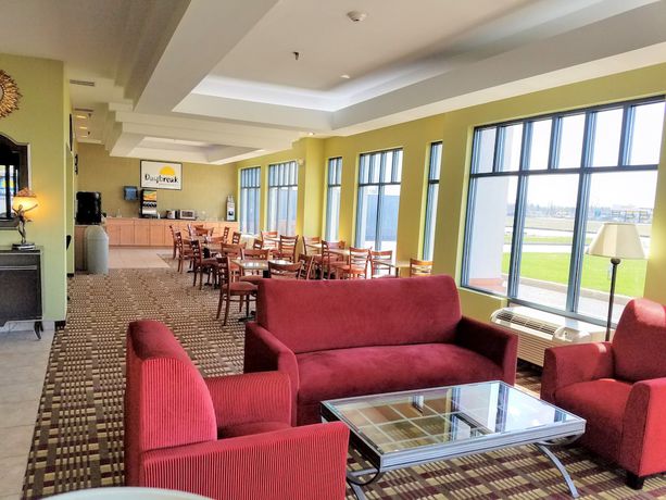 Imagen del bar/restaurante del Hotel Days Inn By Wyndham Windsor Locks / Bradley Intl Airport. Foto 4