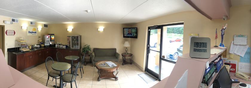 Imagen de los interiores del Hotel Days Inn By Wyndham Winston Salem North. Foto 20