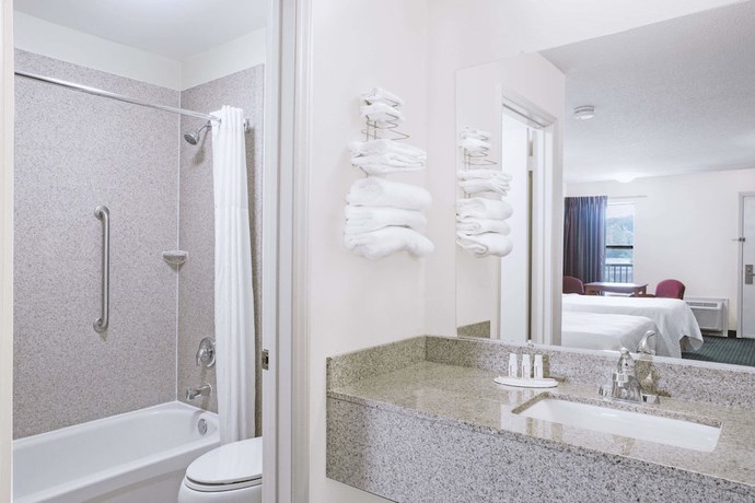 Imagen de la habitación del Hotel Days Inn By Wyndham Wytheville. Foto 8