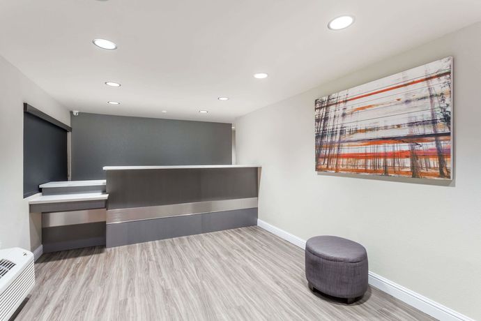 Imagen de los interiores del Hotel Days Inn By Wyndham Yosemite Area. Foto 6