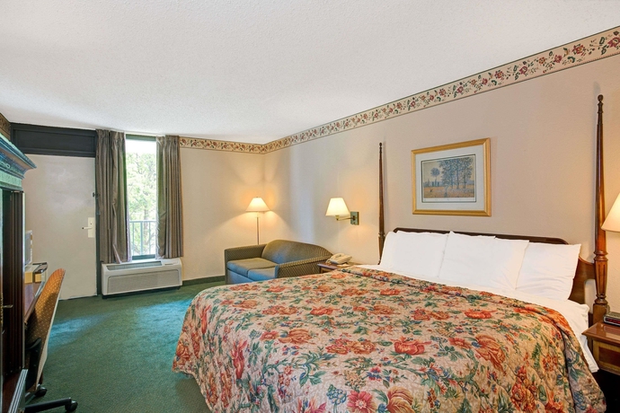 Imagen de la habitación del Hotel Days Inn Cornelius Lake Norman. Foto 9