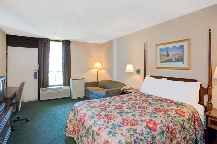 Imagen de la habitación del Hotel Days Inn Cornelius Lake Norman. Foto 10