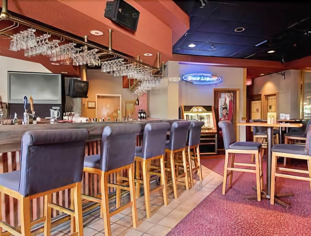 Imagen del bar/restaurante del Hotel Days Inn Cornelius Lake Norman. Foto 4
