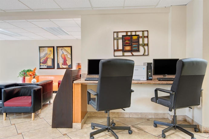 Imagen de los interiores del Hotel Days Inn Crossroads. Foto 12
