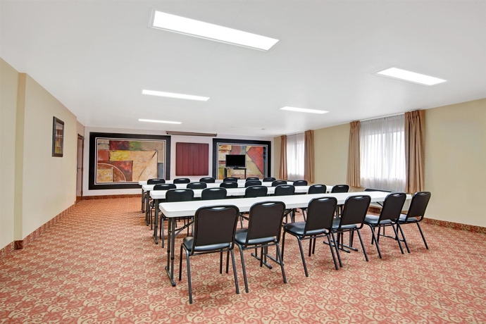 Imagen de los interiores del Hotel Days Inn Crossroads. Foto 15
