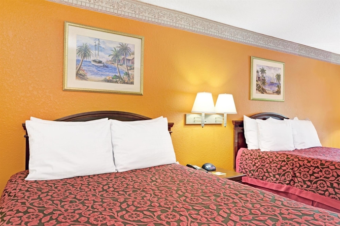 Imagen de la habitación del Hotel Days Inn Daytona Beach Downtown. Foto 9