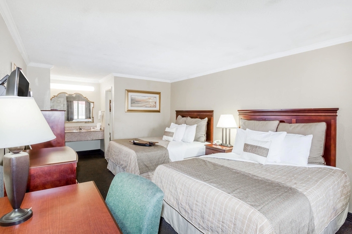 Imagen de la habitación del Hotel Days Inn Destin. Foto 6