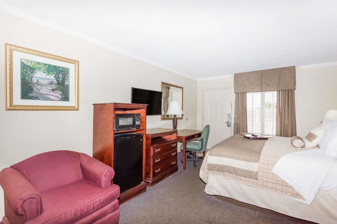 Imagen de la habitación del Hotel Days Inn Destin. Foto 13