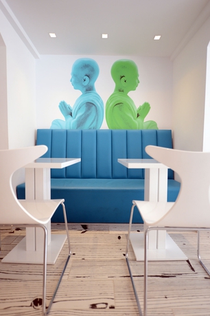 Imagen del bar/restaurante del Hotel Day's Inn. Foto 3