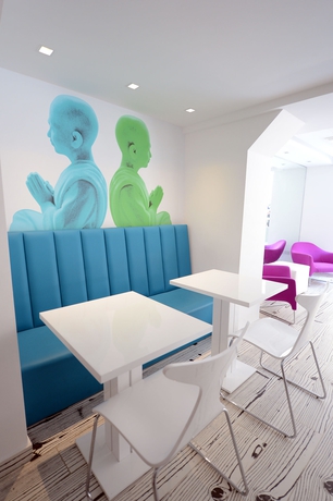 Imagen del bar/restaurante del Hotel Day's Inn. Foto 4