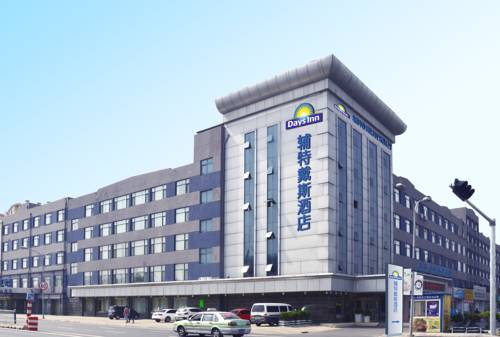 Imagen general del Hotel Days Inn Frontier Qingdao Airport. Foto 2