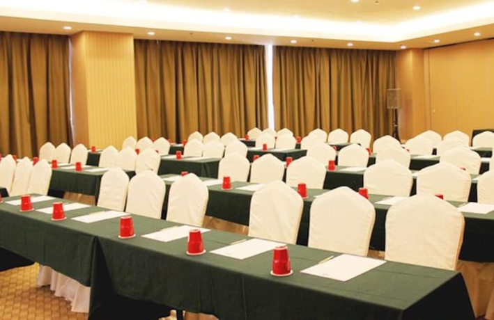 Imagen de los interiores del Hotel Days Inn Guangzhou. Foto 19