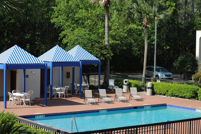 Imagen de la piscina del Hotel Days Inn Jacksonville Airport. Foto 11
