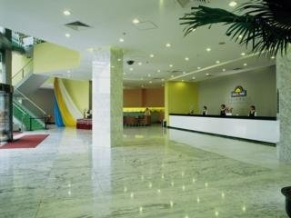 Imagen de los interiores del Hotel Days Inn Joiest. Foto 10